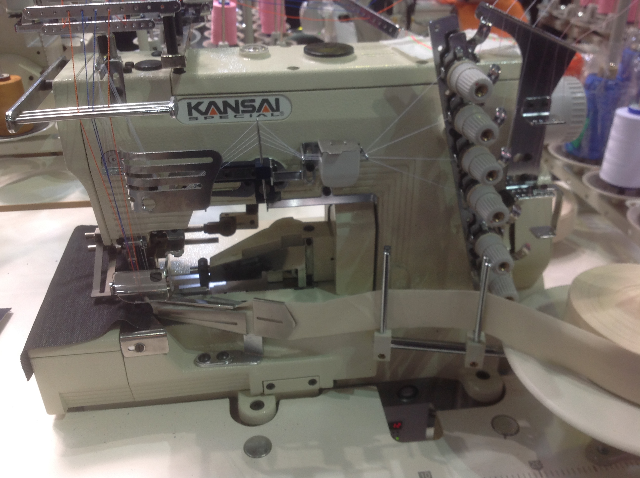 Kansai Special MMX-3303F-1S Split Tube Binder with Smocking and Shell Edge